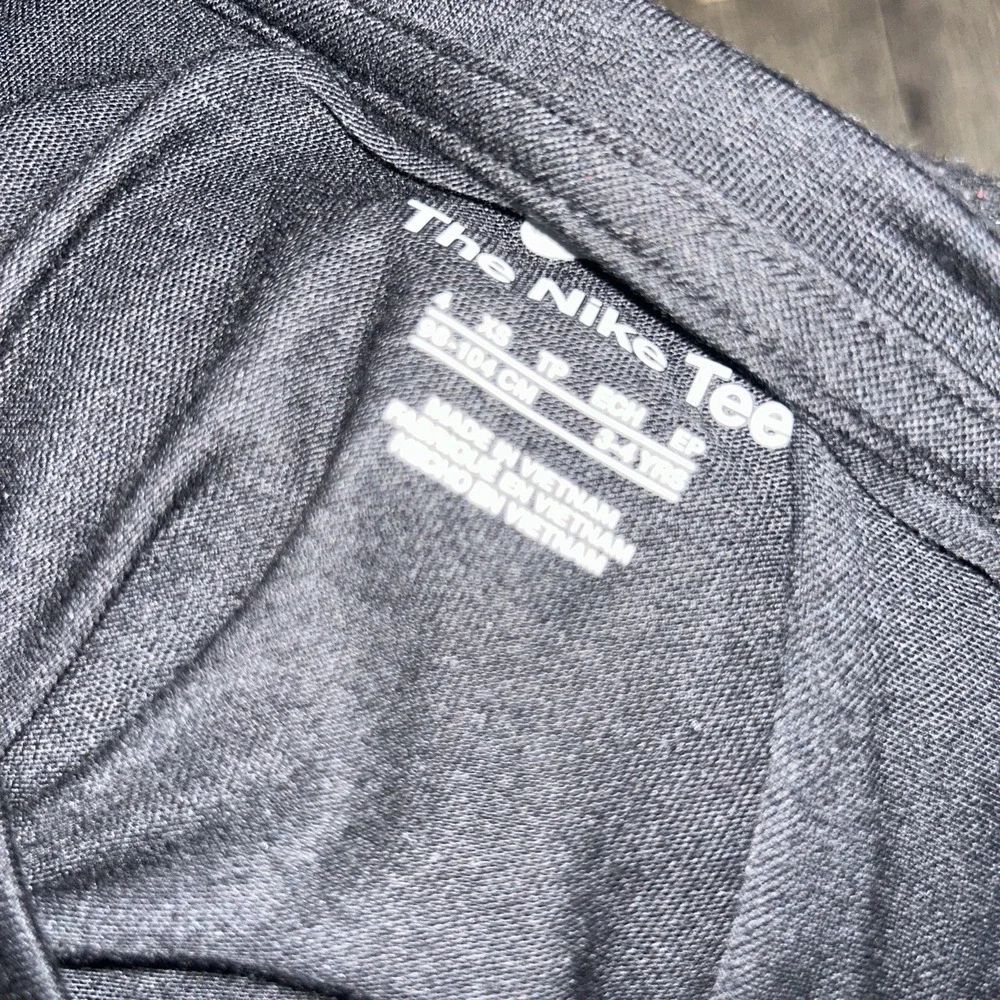 Nike Kids Long Sleeve Graphic Shirt Size 4‎